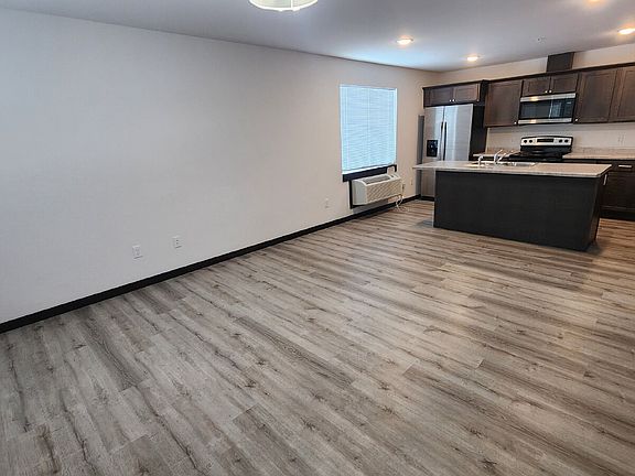 5th image of 2546 118th St APT 104
