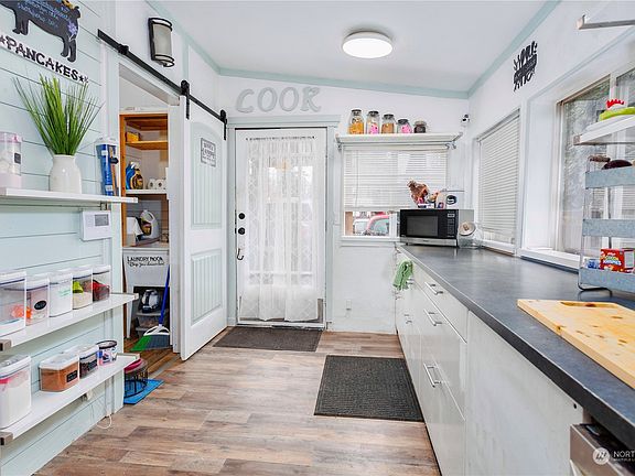 5th image of 15708 83rd Avenue E