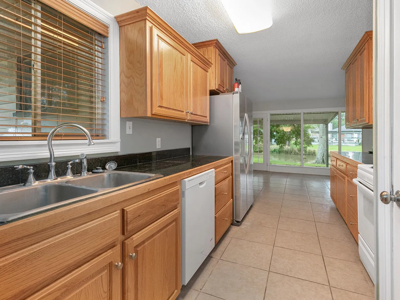 4309 Ashland St — Photo 4