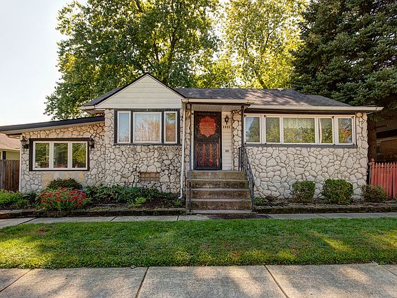 2nd image of 5905 W 90th Pl