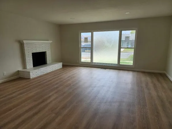 763 Carmelita Dr, Salinas, CA 93901