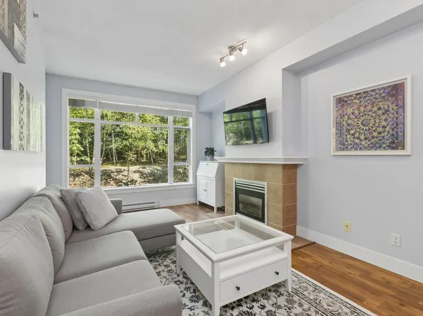 3600 Windcrest Dr #321, Burrard Inlet 3, BC V7G 2S5
