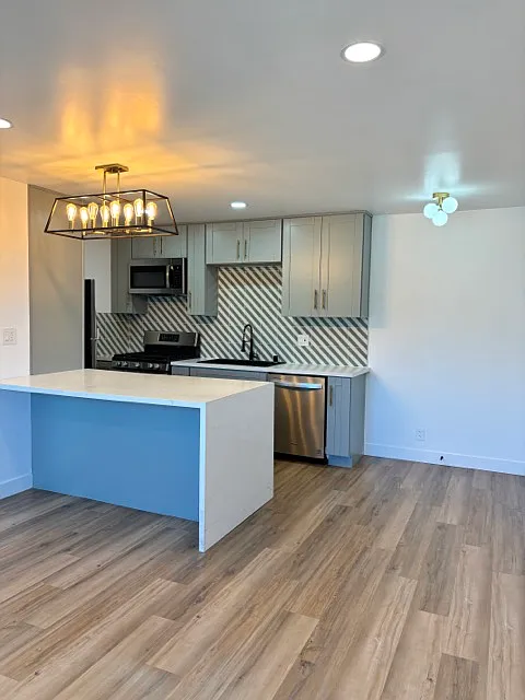 711 California St — Photo 3