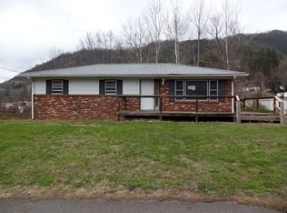 239 Swimming Pool Rd, Hampton, TN 37658