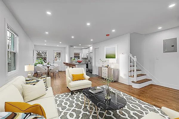 1st image of 13644 222nd St