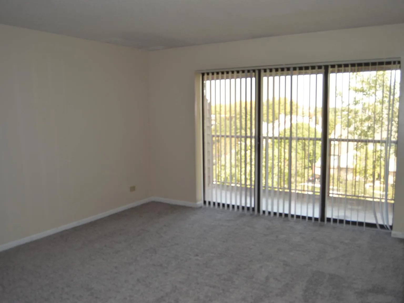 75 Kristin Cir — Photo 3