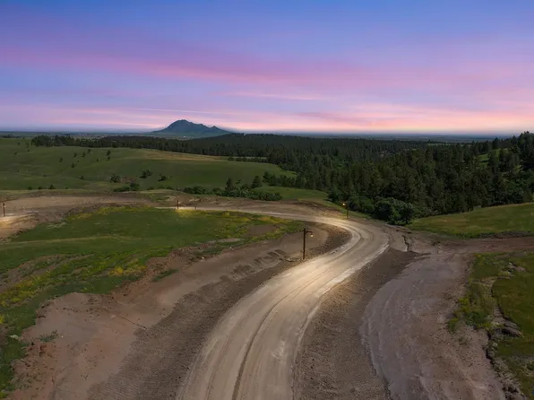 18 Pleasant Valley Rd, Sturgis, SD 57785