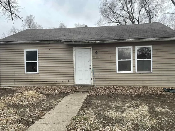 3361 SE Girard St, Topeka, KS 66605