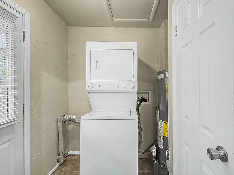 1762 Chester St — Photo 21
