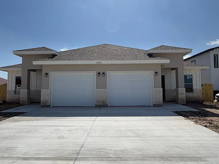 1014 Escondido Ln — Photo 1