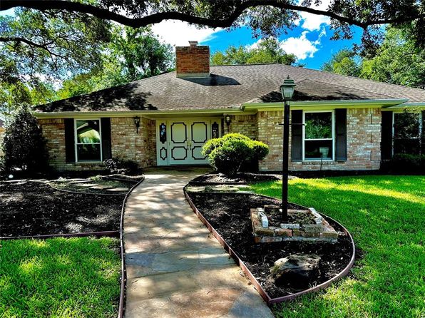 3007 Broadmoor Dr