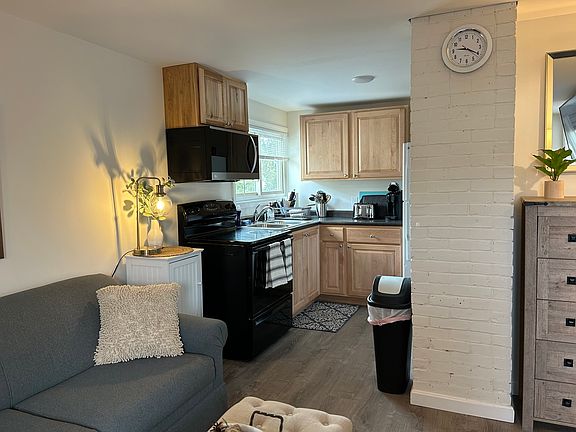 2nd image of 64 Church St #202