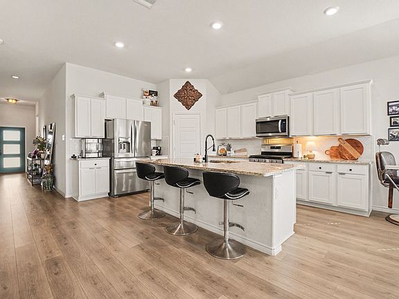 2nd image of 3801 Forest Bend Rd