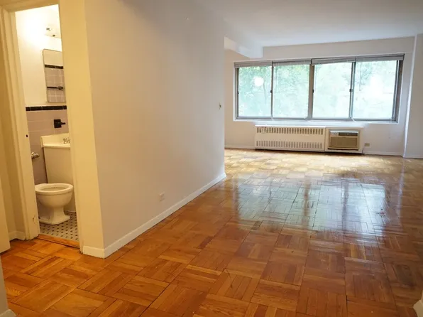 225 E 46th St APT 3E, New York, NY 10017