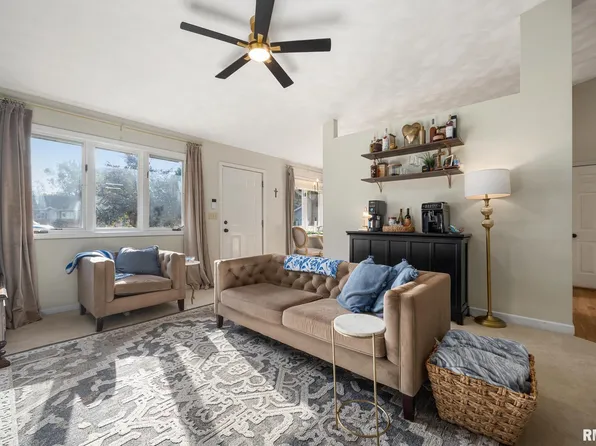 622 Woodland Knolls Rd, Metamora, IL 61548