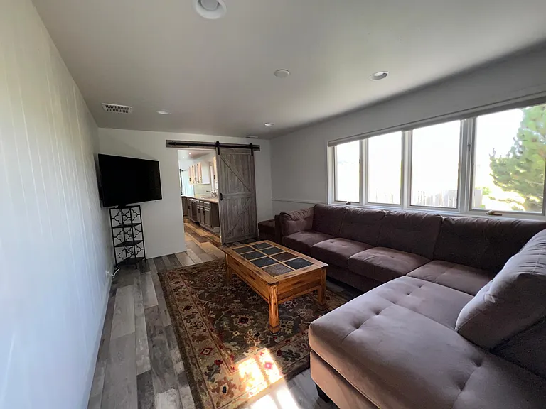 7155 Sypes Canyon Rd — Photo 16