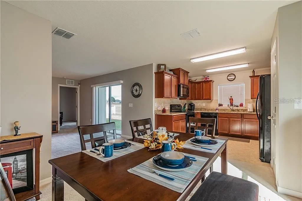 3 bed, 1629 sqft, $1,950 — Photo 4