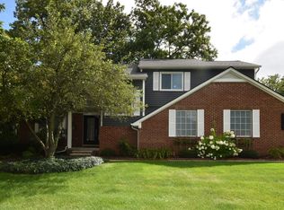 1703 Cardinal Rdg, West Bloomfield, MI 48324