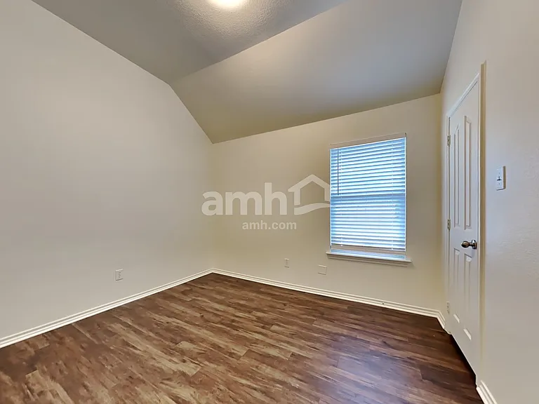 5745 Ozark Dr — Photo 12