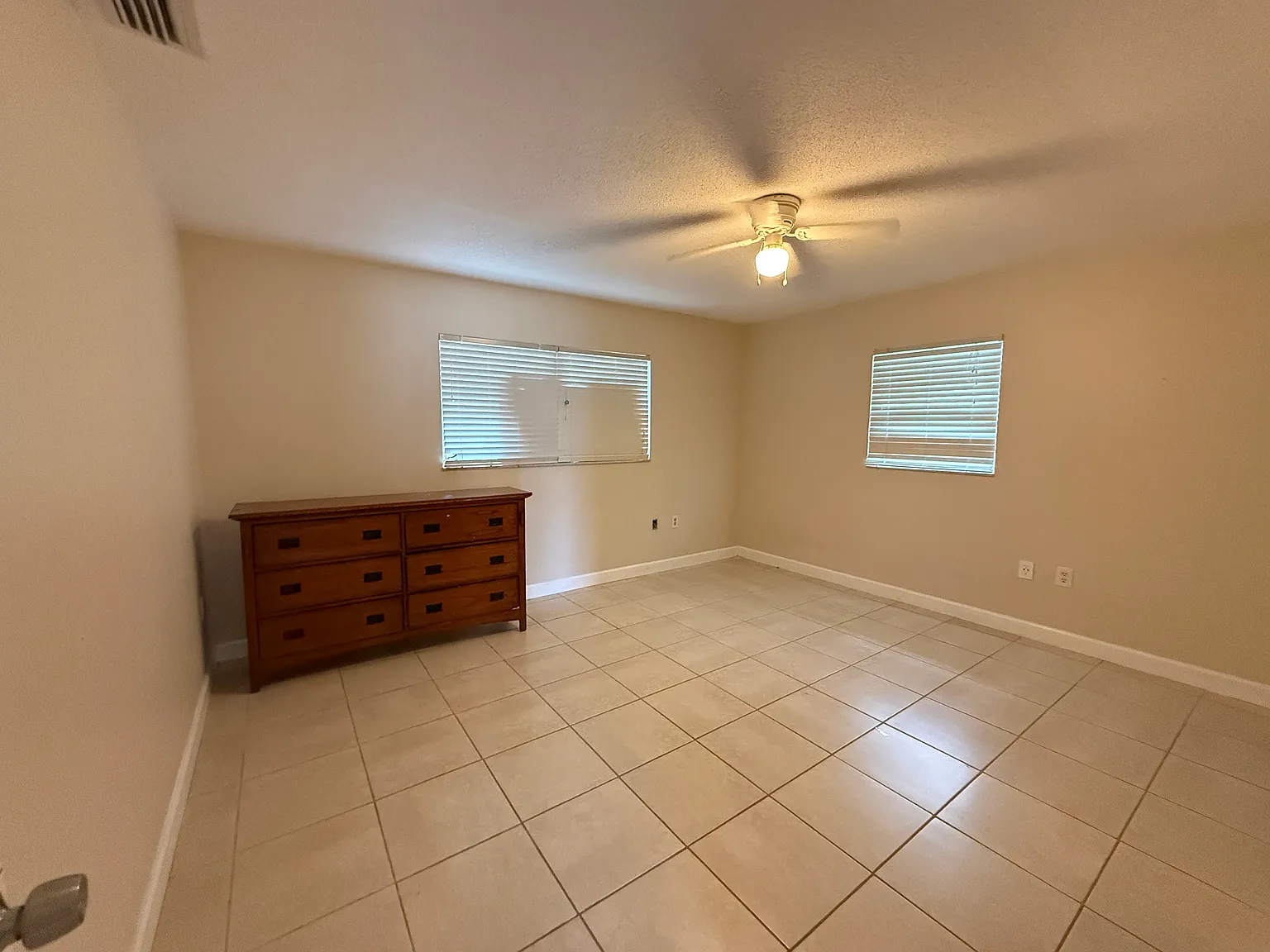 3 bed, 1782 sqft, $1,950 — Photo 4