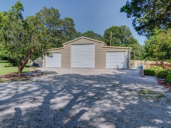 3rd image of 1026 Elm Drive