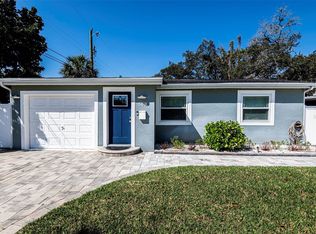 569 Bamboo Dr S, Saint Petersburg, FL 33707