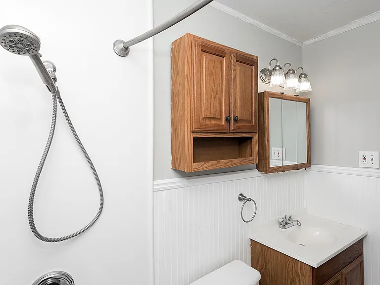 2318 Fisher St — Photo 12