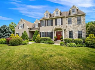 3329 White Fence Ln, Nazareth, PA 18064