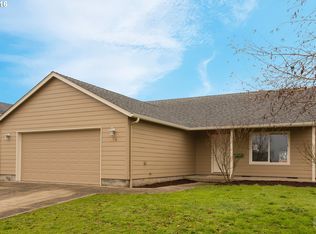 874 Arrow Leaf Pl, Harrisburg, OR 97446
