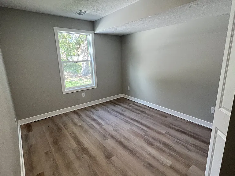 528 Oak Ave — Photo 12