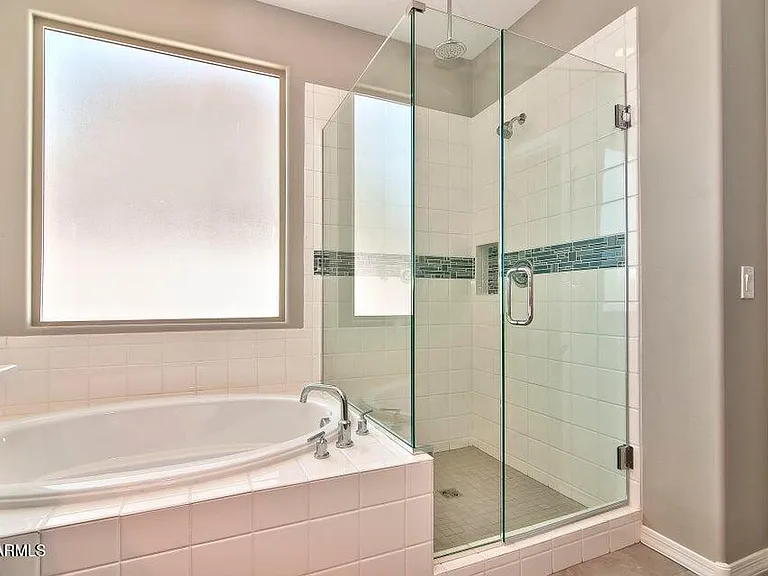 6303 S 24th Pl — Photo 15