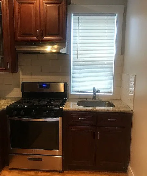 552 Horning St #1 — Photo 3
