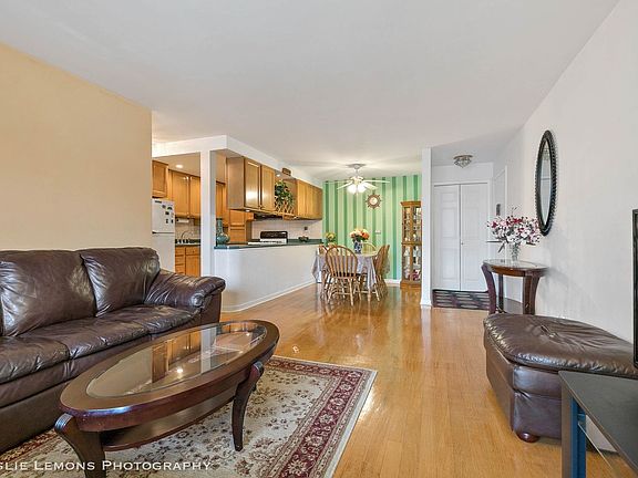4th image of 973 Crimson Ct APT 201