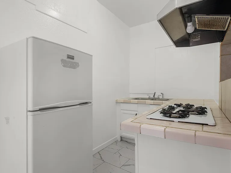 406-412 S Rampart Blvd — Photo 5