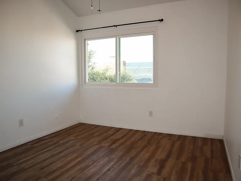 Upstairs Bedroom #2