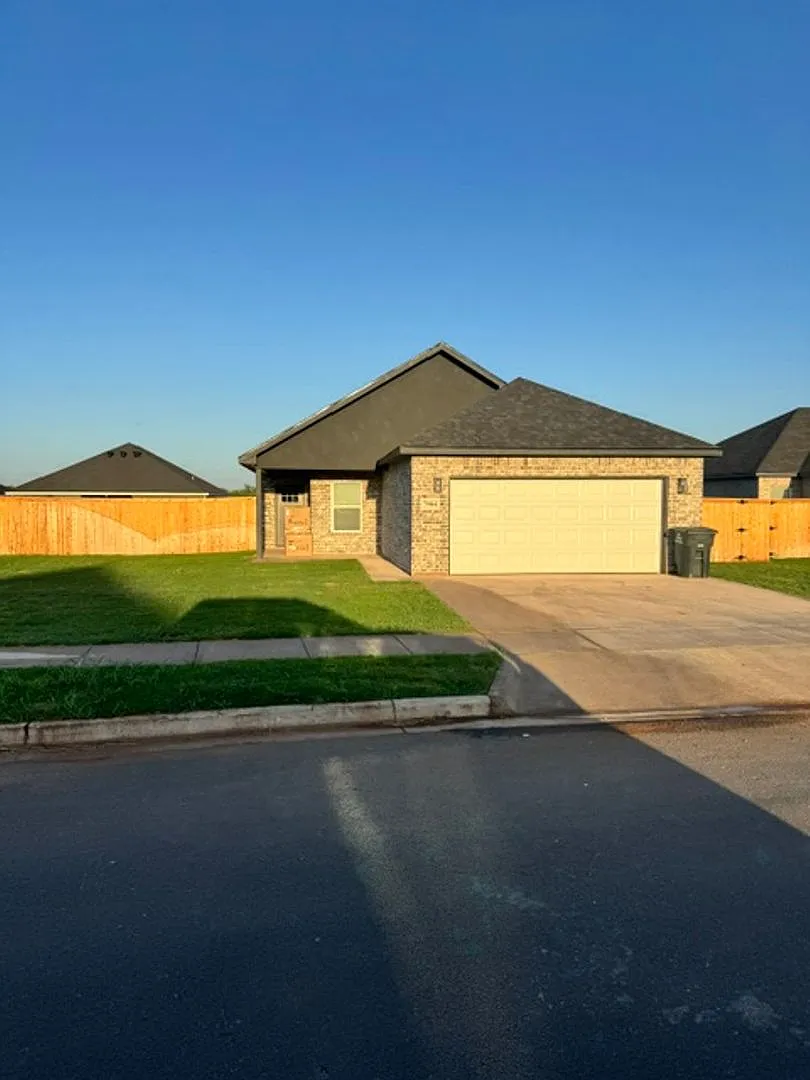 7904 Freedom Crest Ave — Photo 1