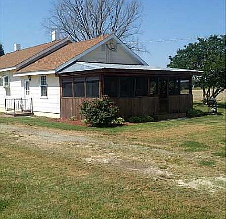 3rd image of 32685 Barnes Church Cir