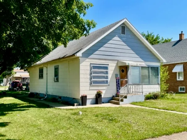 228 E 1st St, Oglesby, IL 61348