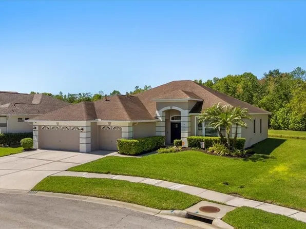1327 Yardley Dr, Zephyrhills, FL 33544