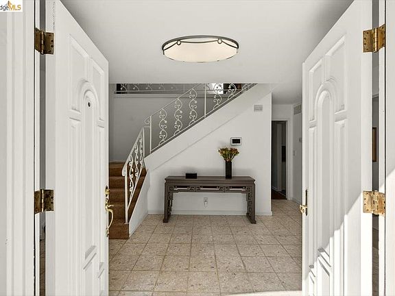 4th image of 10565 Englewood Dr