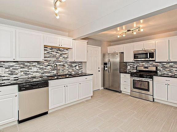 2nd image of 5546 Washington Ave
