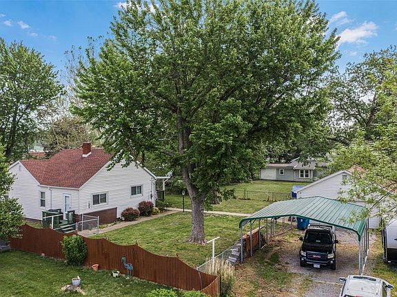 2nd image of 337 Greenview St