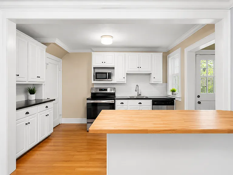 50 Washington Cir — Photo 5