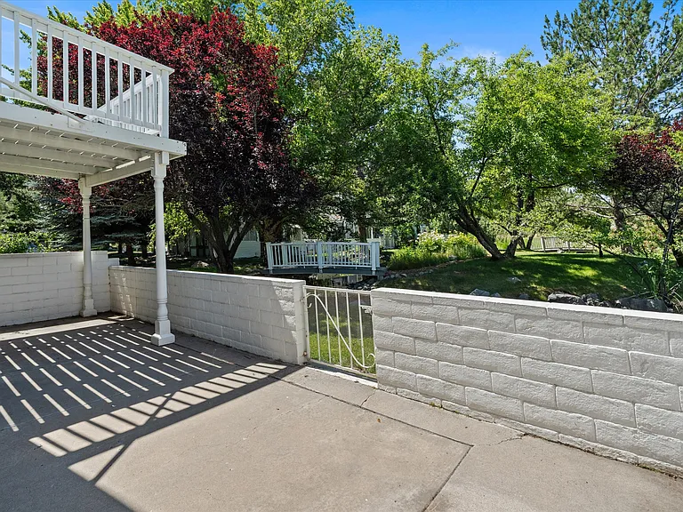 7273 Blue Falls Cir — Photo 32