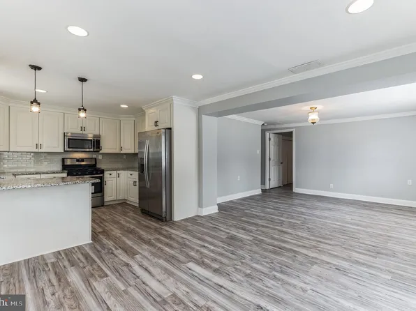 125 Stanger Ave, Glassboro, NJ 08028