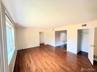 182 Evergreen Rd APT 15A, Edison, NJ 08837