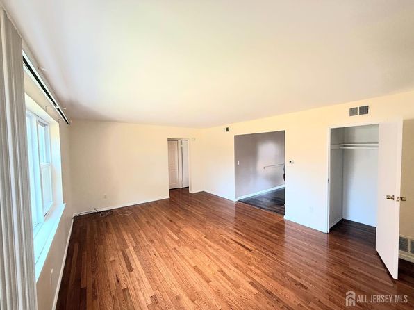 182 Evergreen Rd APT 15A