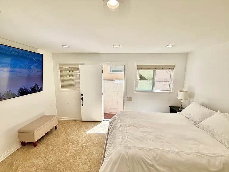 Avocado Ave — Photo 4