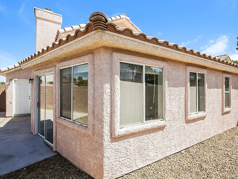 4565 Savin Cir — Photo 15