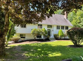 10 Fairview Dr, Southborough, MA 01772